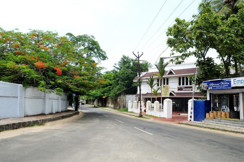 Casa Linda Hotel Kochi Buitenkant foto