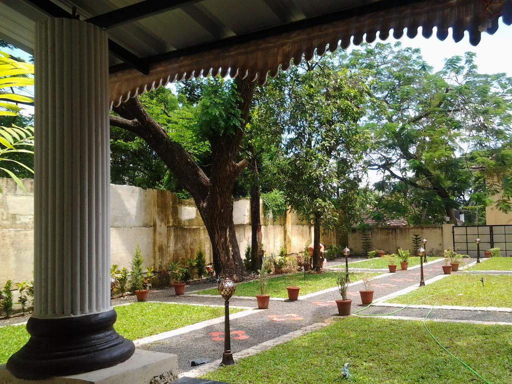 Casa Linda Hotel Kochi Buitenkant foto