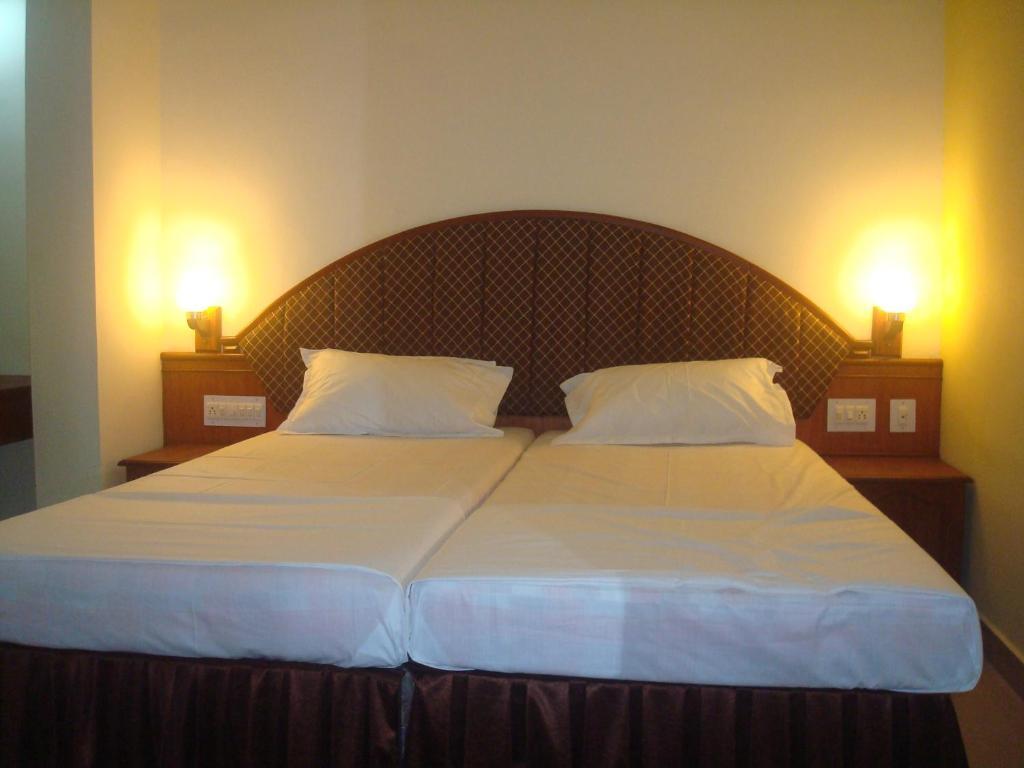 Casa Linda Hotel Kochi Buitenkant foto